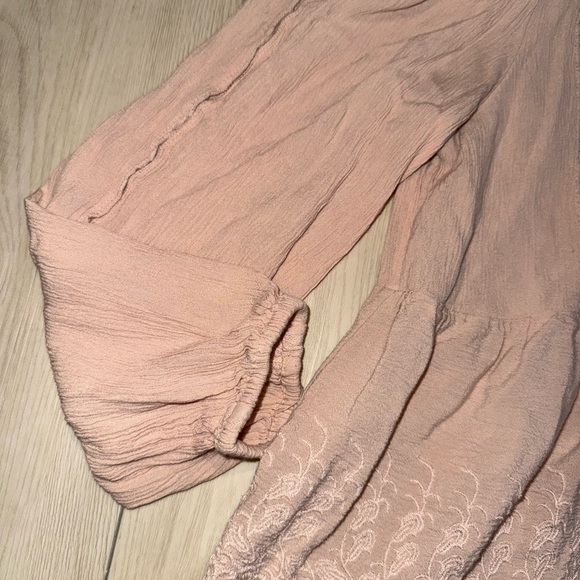 American Eagle Women’s Medium Peasant Blouse Pink Lace Detail GUC - Picture 4 of 7